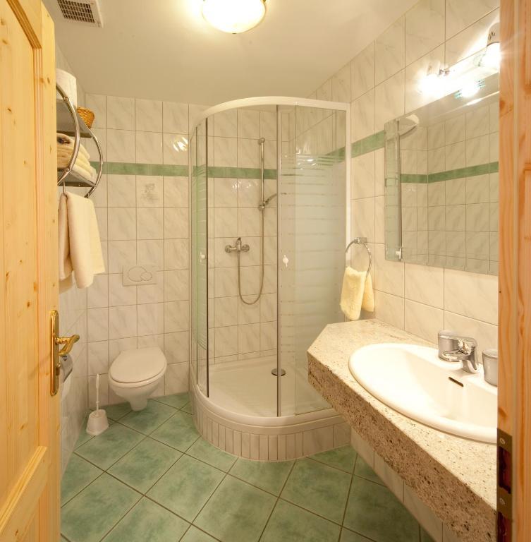 Landgasthof - Hotel Zum Stern Linden  Room photo