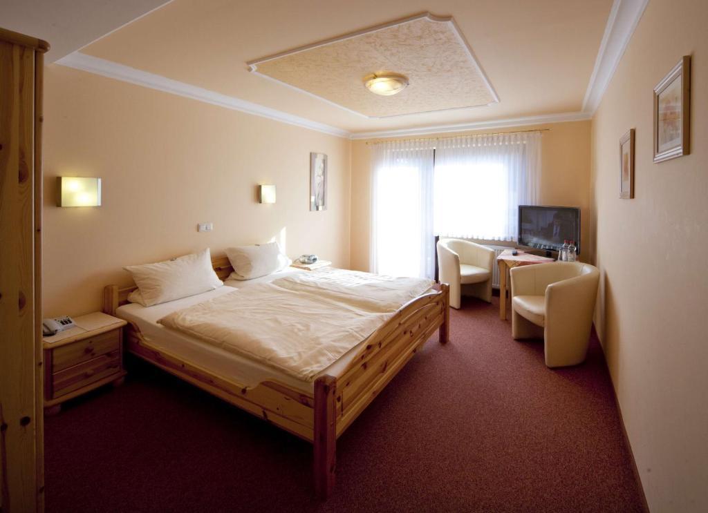 Landgasthof - Hotel Zum Stern Linden  Room photo